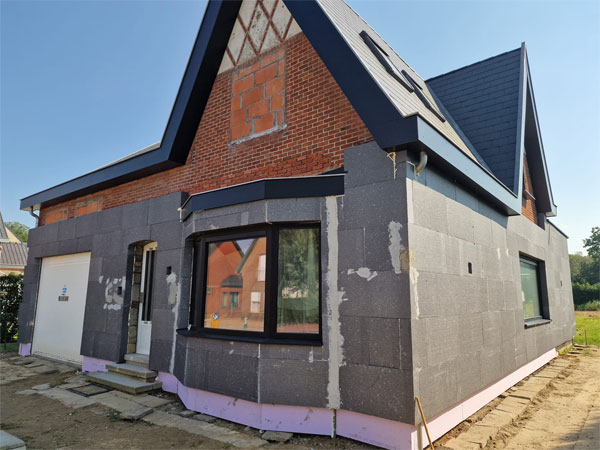 Gevel vóór isolatie bij woning in Dendermonde